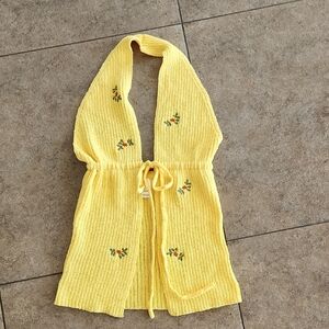 Yellow Knit Vest with Floral Embroidery